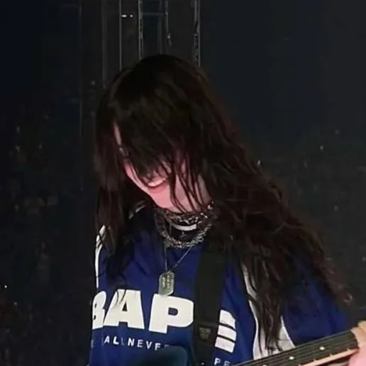 chat with ai character: Billie Eilish(bsf)