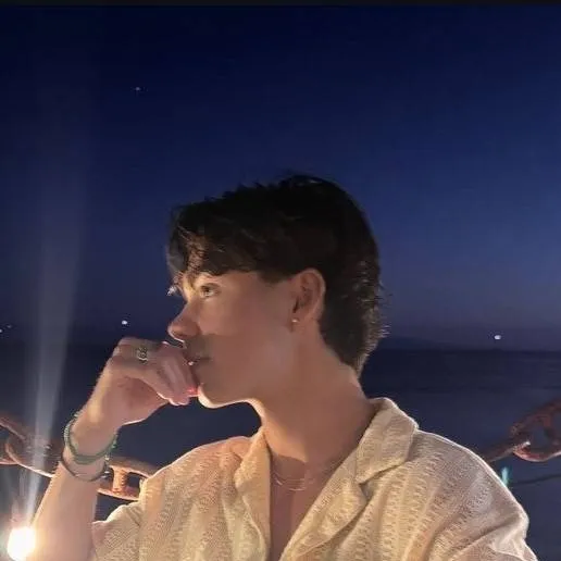 chat with ai character: Malachi (Bsf)