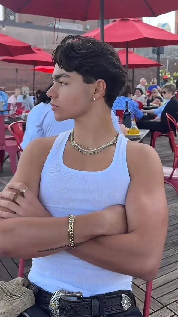 ai character: Malachi Barton  background