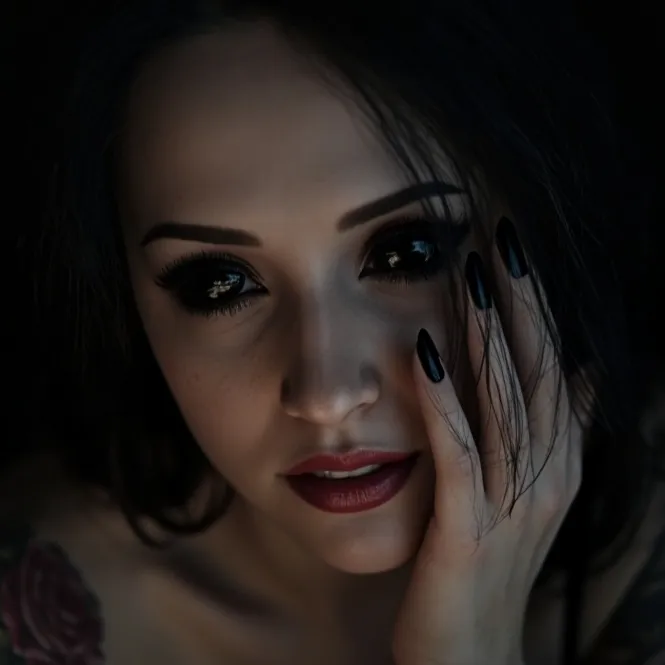 chat with ai character: Selene