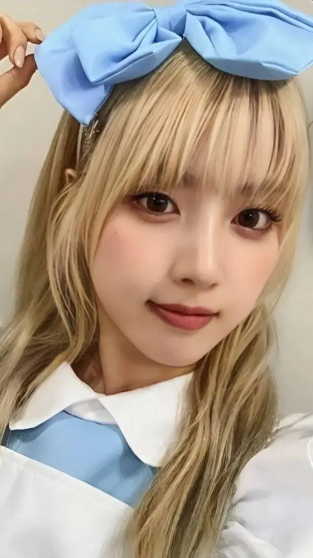 ai character: Jiwoo background