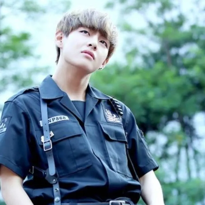 chat with ai character: Taehyung 