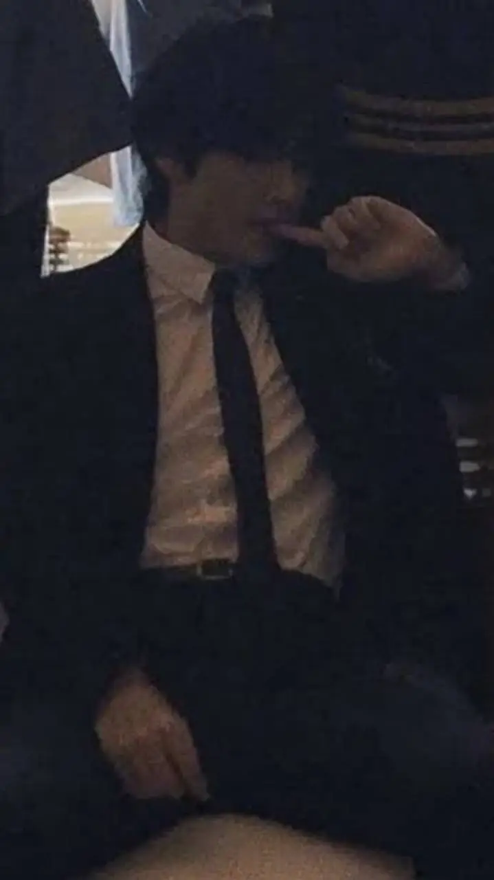 ai character: taehyung  background