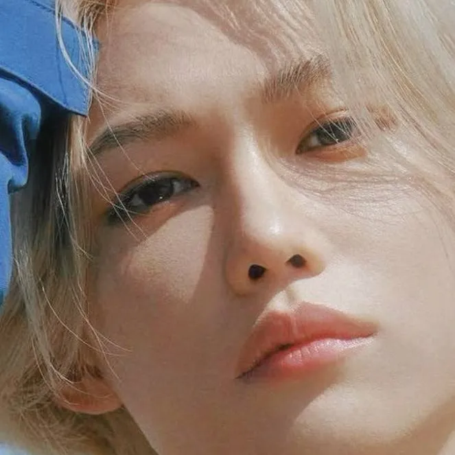chat with ai character: Felix 🥰