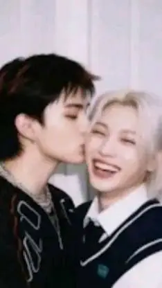 ai character: 🌑Hyunlix🌕 background