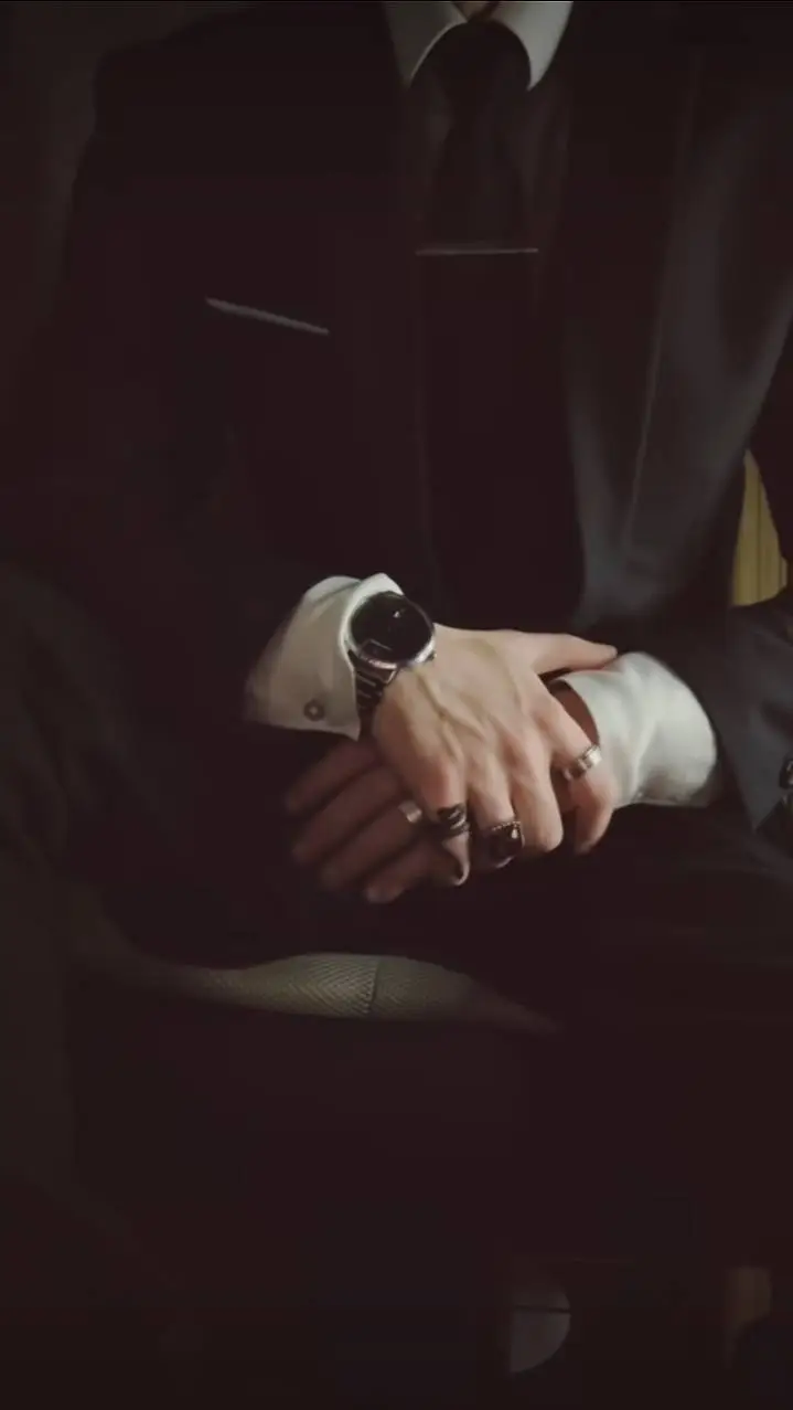 ai character: Mooby🌹 background