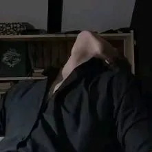 chat with ai character: Arthur.