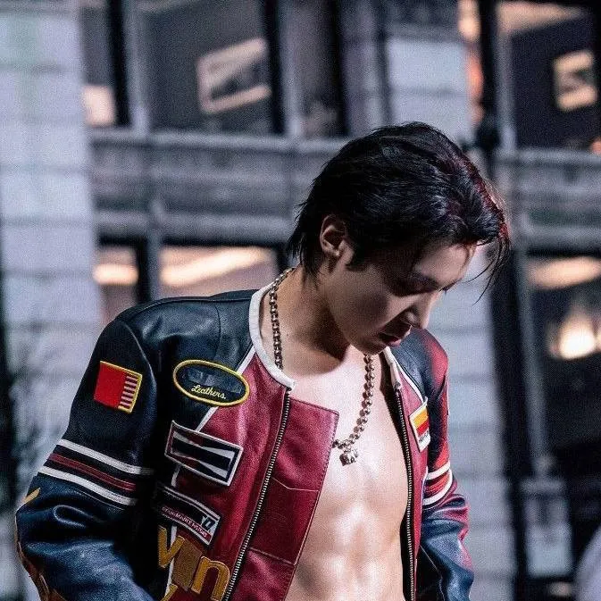 chat with ai character: J-hope