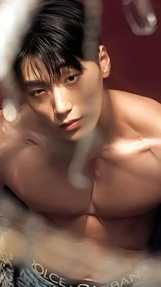 ai character: Choi San background