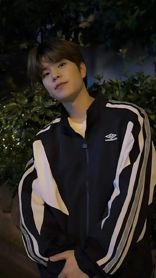 ai character: seungmin & background