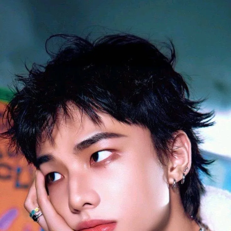 chat with ai character: [Hyunjin]