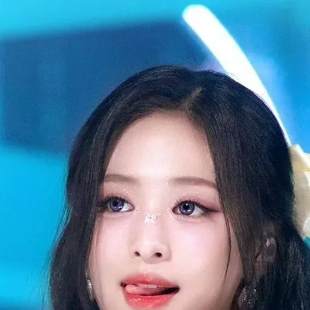 chat with ai character: Ahyeon