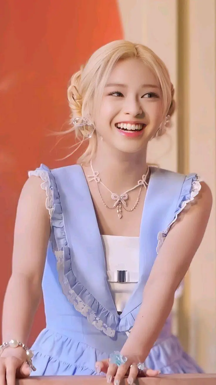 ai character: Chiquita background