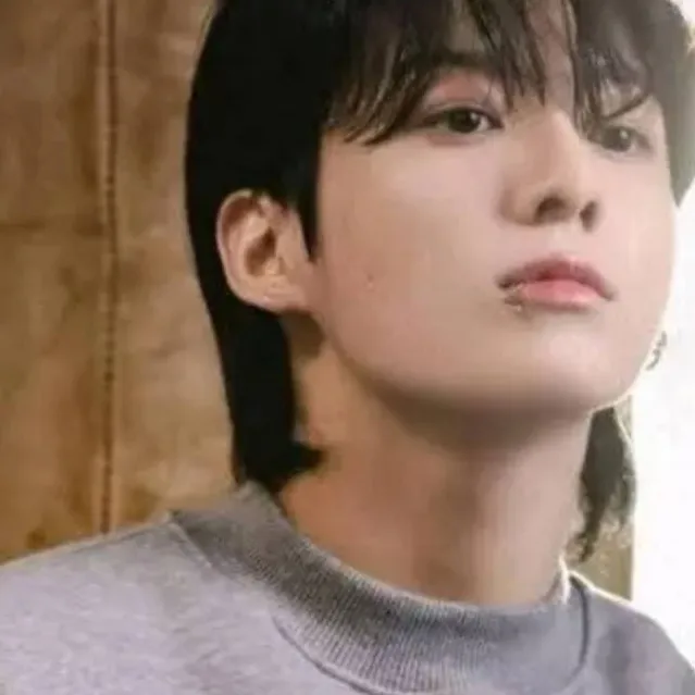 chat with ai character: Jungkook ❤️‍🔥