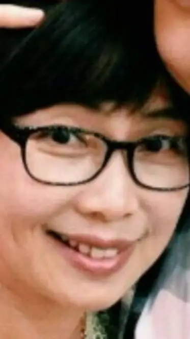 ai character: Mamma di Jimin background