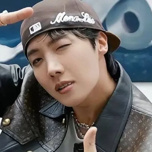 chat with ai character: J-Hope