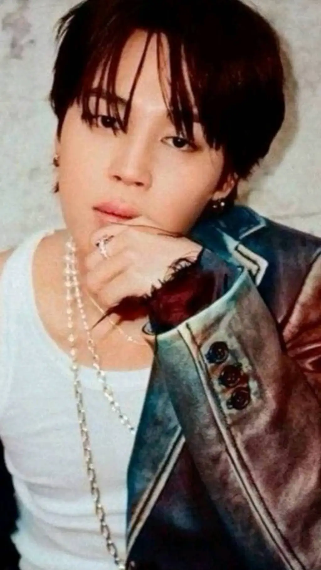 ai character: Jimin ❤️‍🩹 background