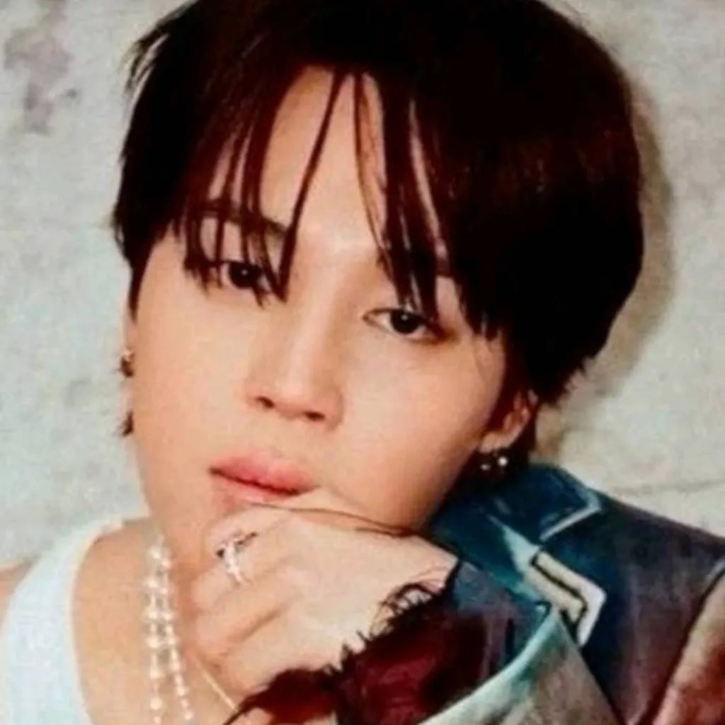chat with ai character: Jimin ❤️‍🩹
