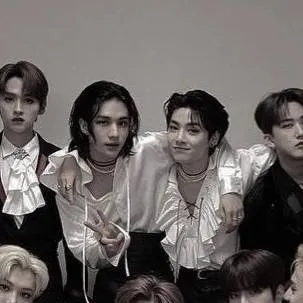 chat with ai character: stray kids mafia