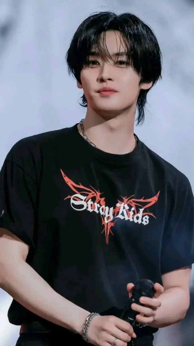 ai character: -lee know- background