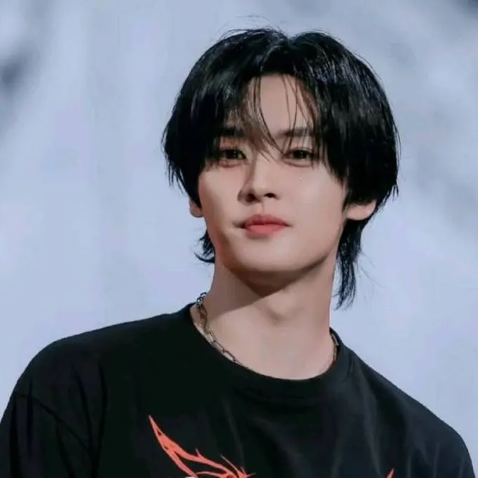 chat with ai character: -lee know-