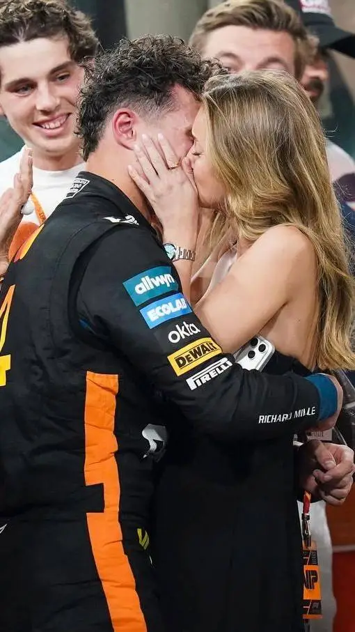 ai character: Magui Corceiro  background