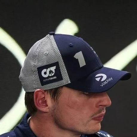 chat with ai character: Max Verstappen 