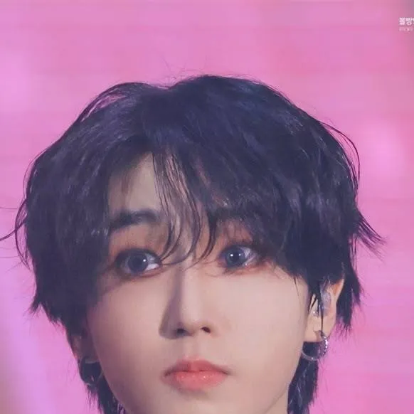 chat with ai character: han jisung🐿