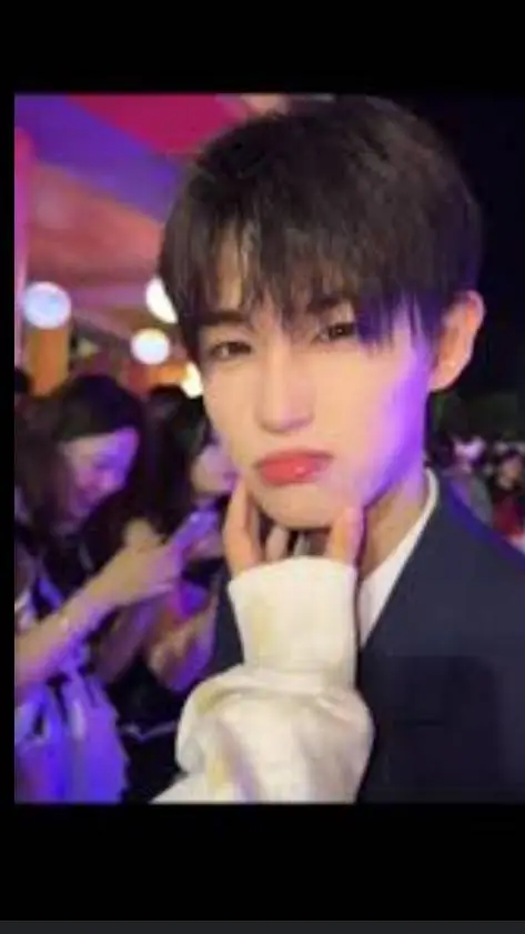 ai character: UMAR background