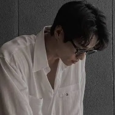 chat with ai character: MR OSCAR 