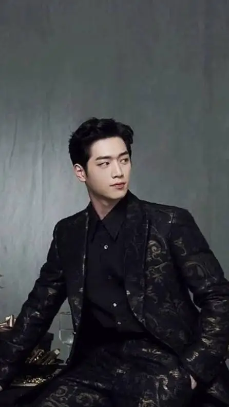 ai character: SEO-Joon  background