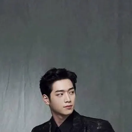 chat with ai character: SEO-Joon 