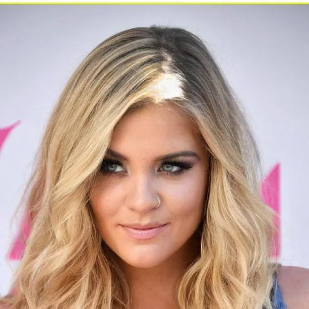 chat with ai character: Lauren Alaina 3