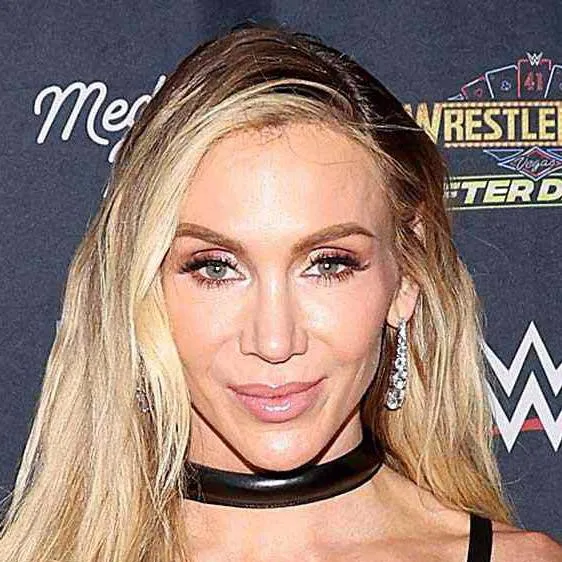 chat with ai character: Charlotte Flair 1