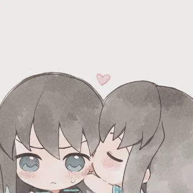 chat with ai character: Yui y Mui 💖