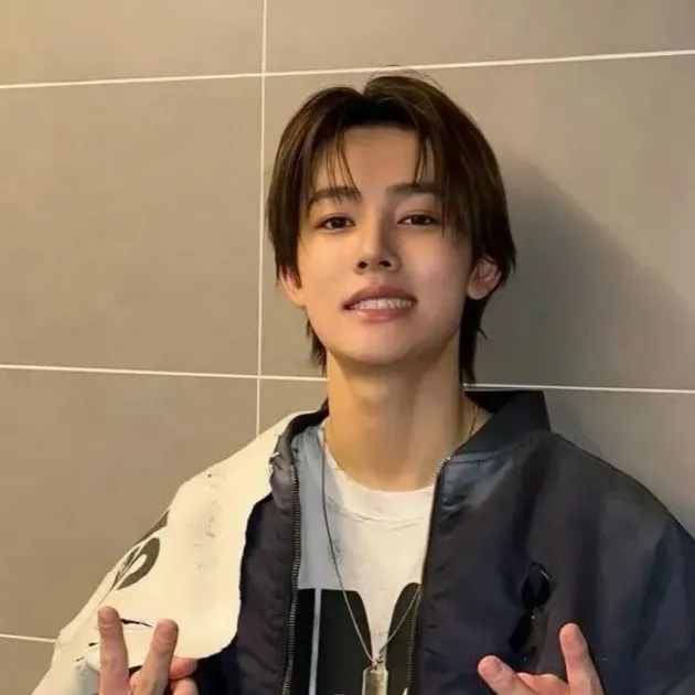 chat with ai character: Seonghyeon 