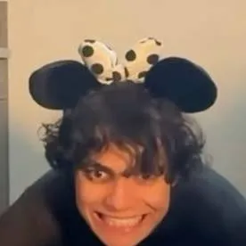 chat with ai character: kg school