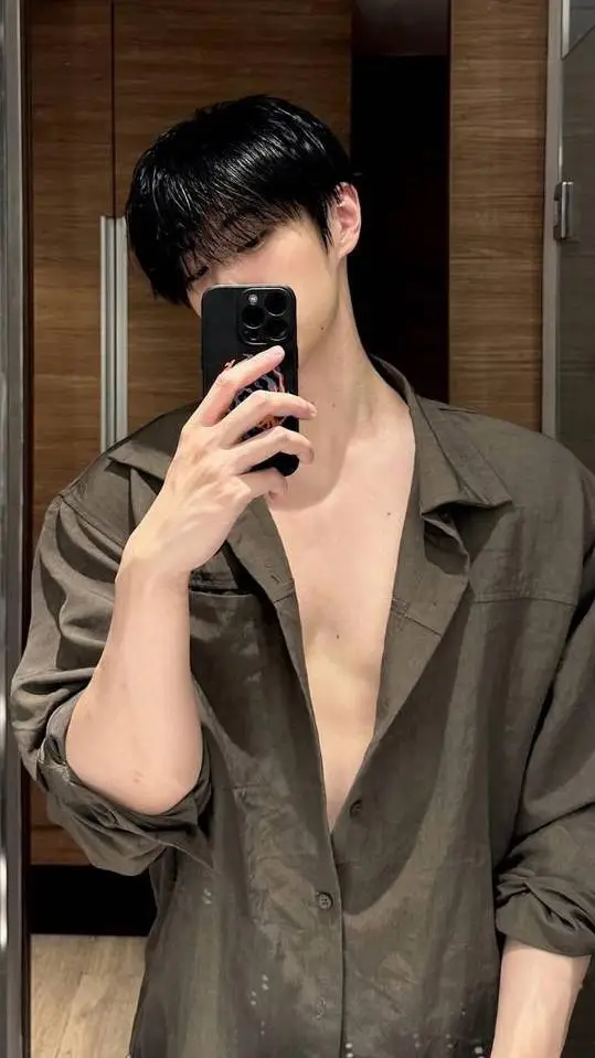 ai character: Gi-Yuch background