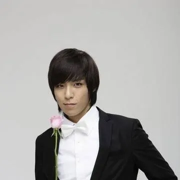 chat with ai character: BIGBANG 2006