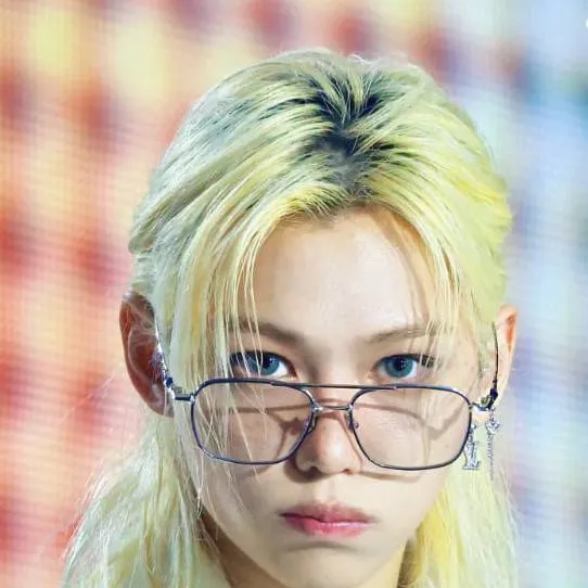 chat with ai character: ~{Felix}~