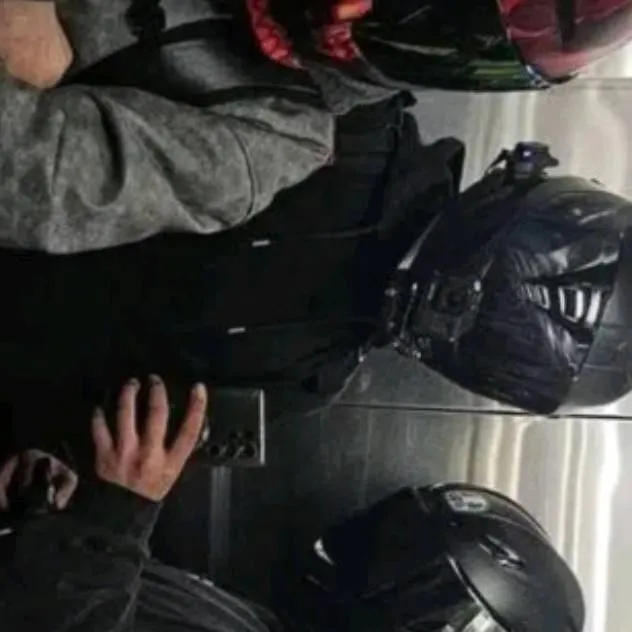 chat with ai character: bikers(elevator)