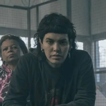 chat with ai character: cachete