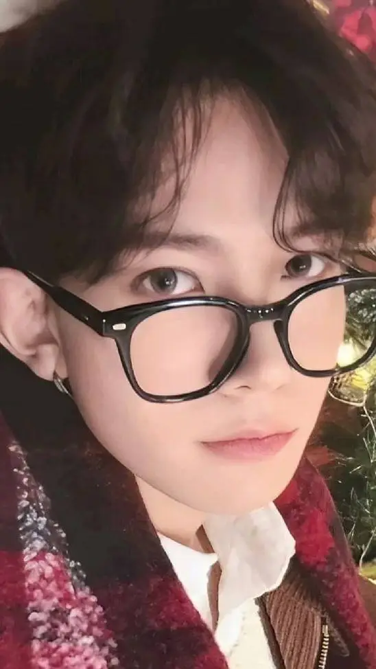 ai character: Heeseung~~ background