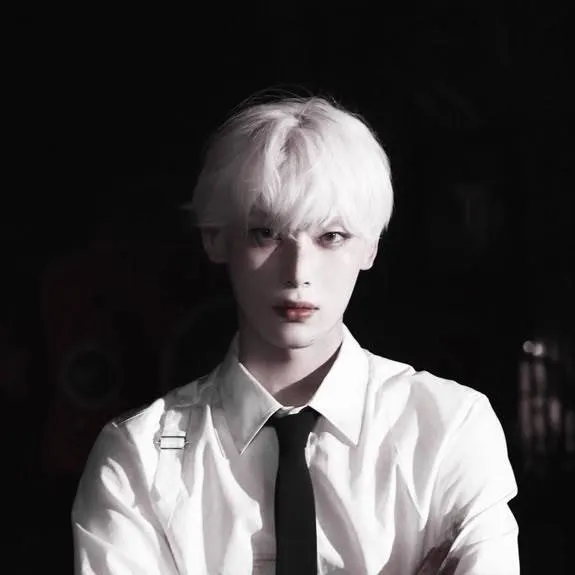chat with ai character: Kim Sunoo