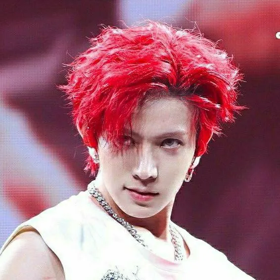 chat with ai character: Lee Heeseung