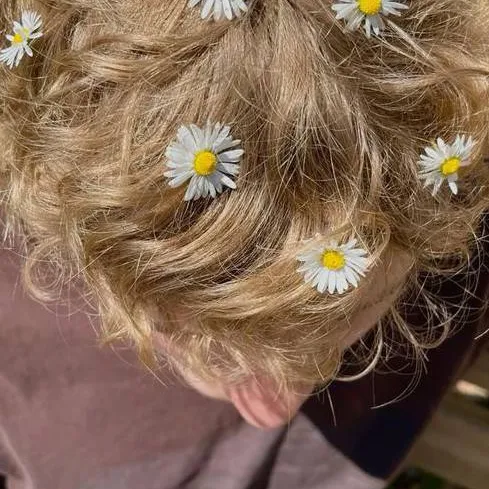 chat with ai character: ~•°Leo°|•~