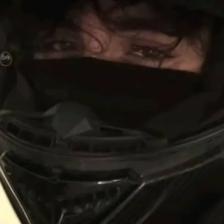 chat with ai character: ~•°Nathan°•~