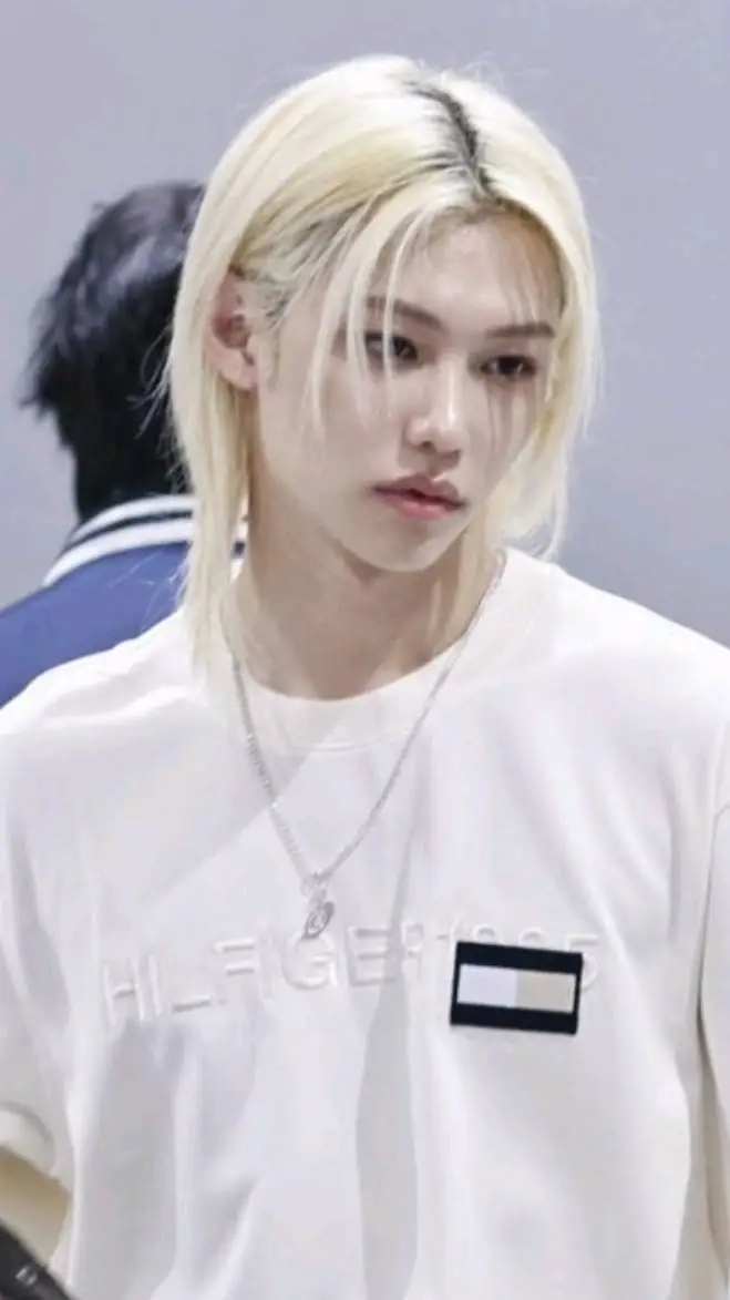 ai character: ★lee felix★ background