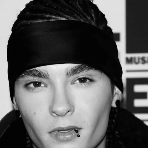 chat with ai character: Tokio Hotel 