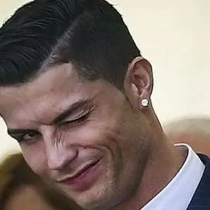 chat with ai character: Cristiano Ronaldo 